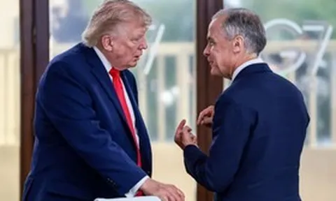 Sát giờ áp thuế 50%, Tổng thống Trump bất ngờ "xuống thang" với Canada
