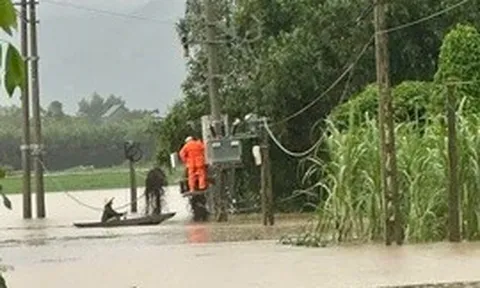 Khôi phục cấp điện cho gần 44% khách hàng bị ảnh hưởng do bão số 4