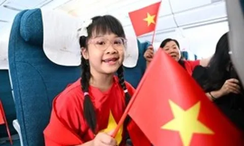 Giai điệu Quốc khánh vang lên ở độ cao 10.000 mét trên chuyến bay Vietnam Airlines