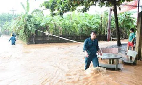 Đồng Nai: Nước sông Buông dâng cao, nhiều nhà dân ngập sâu