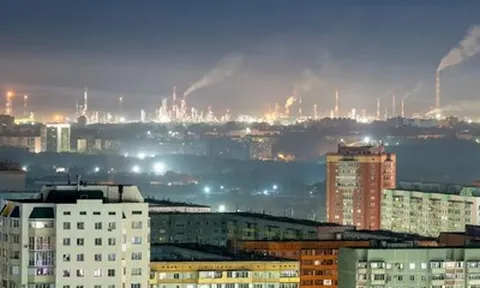 Drone Ukraine làm tê liệt 3 trong số 6 nhà máy lọc dầu lớn nhất của Nga