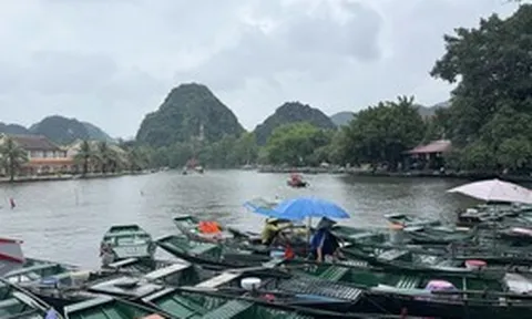 Mưa lũ ảnh hưởng hoạt động du lịch, Ninh Bình tạm dừng một số điểm tham quan