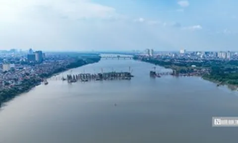 Tiến độ xây dựng loạt cây cầu vượt sông Hồng