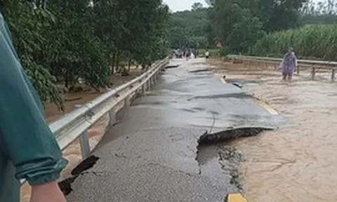 Mưa lớn gây sạt lở hơn 40 vị trí đường tỉnh tại Nghệ An, Thanh Hóa