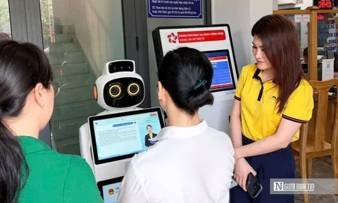 Robot AI trở thành "trợ lý" tại trung tâm hành chính ở Lâm Đồng