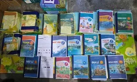 Công an kiểm tra phát hiện cơ sở photocopy ở Ninh Bình in, bán sách giáo khoa trái phép