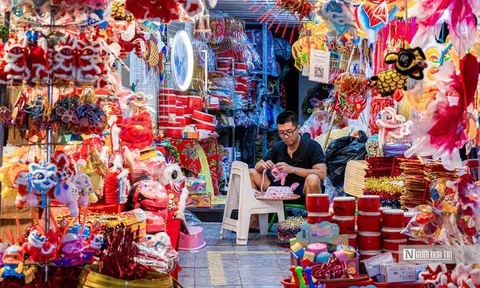 Chợ Trung thu nhộn nhịp, ký ức xưa giữa lòng phố cổ Hà Nội