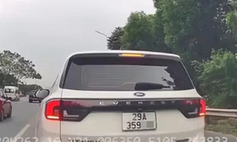 Phanh "dọa" xe khác trên đường, tài xế nhận phạt 23 triệu đồng