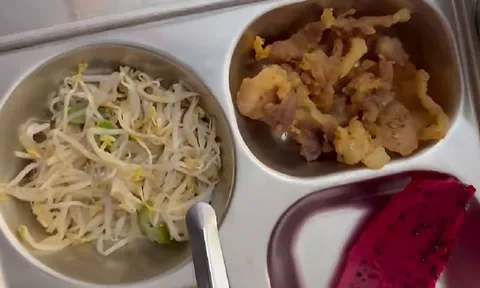 Xôn xao suất cơm bán trú "toàn tóp mỡ", nhà trường nói gì?