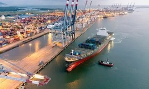 Hạ tầng logistics: Cần chuyển từ đầu tư riêng lẻ sang kết nối theo dòng hàng