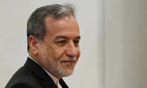 Ngoại trưởng Abbas Araghchi: Iran chờ Mỹ chính thức phản hồi kế hoạch ngừng bắn tại Hormuz