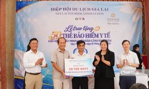 Hiệp hội Du lịch Gia Lai trao tặng 50 thẻ bảo hiểm y tế cho bệnh nhân phong có hoàn cảnh khó khăn