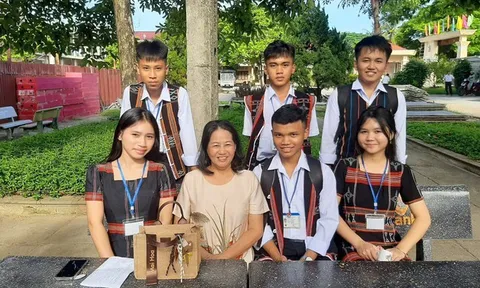 Khi cha mẹ muốn con 16 tuổi nghỉ học lấy chồng
