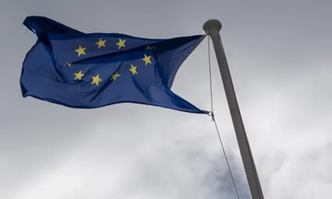 EU phát tín hiệu bất ngờ, sớm chuẩn bị gói viện trợ quân sự cho Ukraine