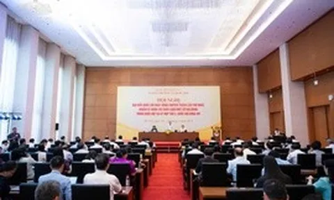 Đại biểu Quốc hội hoạt động chuyên trách thảo luận về nhóm dự án luật thuộc lĩnh vực hành chính, tư pháp