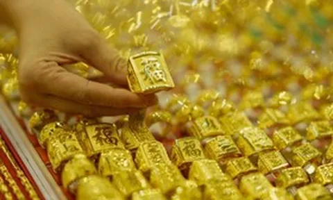 Giá vàng chiều nay (2/10): Tăng giảm khó đoán