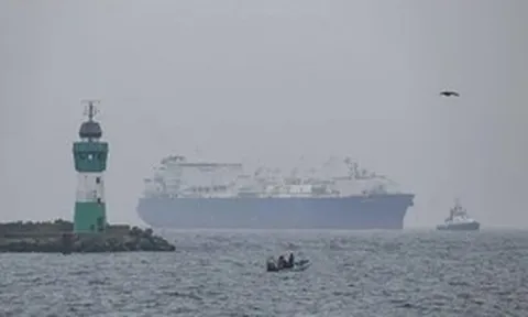 Hàng dài tàu đang trên đường đến cảng Nga bất ngờ bị mắc kẹt ở Biển Baltic, lý do đã rõ