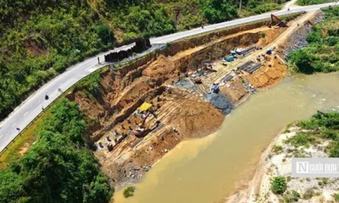 Ngổn ngang xử lý sạt lở trên đèo Khánh Lê nối Nha Trang - Đà Lạt