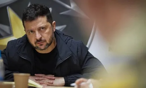 Tổng thống Zelensky cảnh báo, Nga có thể tung đòn tập kích lớn, 3 máy bay ném bom Tu-160 cất cánh