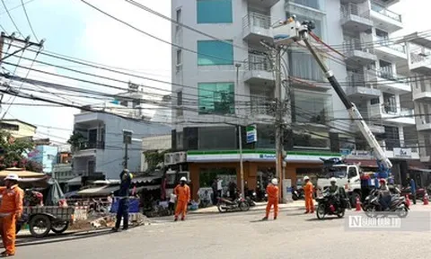 Tp.HCM: Hàng chục trụ điện án ngữ đường Chu Văn An được di dời