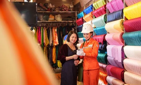 EVNHANOI tiếp tục đẩy mạnh chuyển đổi số đem đến nhiều tiện ích cho khách hàng
