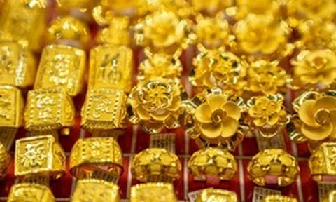 Giá vàng chiều nay (7/10): Người dân tranh thủ mua vào
