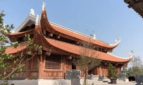 Đình Vân Cốc - điểm du lịch văn hóa gắn với không gian làng quê ven sông Hồng