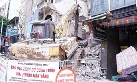 Hà Nội: Người dân hối hả chuyển đồ, giải phóng mặt bằng để mở rộng Quốc lộ 1A