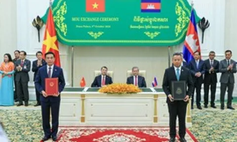 Việt Nam, Campuchia trao đổi nhiều văn kiện hợp tác quan trọng