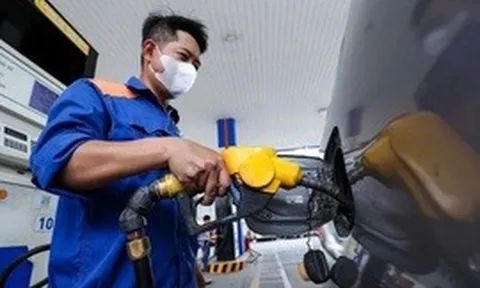 Giá dầu diesel giảm gần 600 đồng/lít