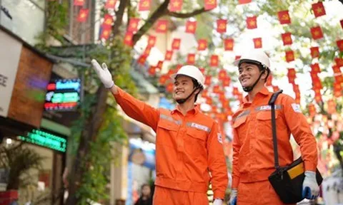 72 năm Giải phóng Thủ Đô: Nhìn Hà Nội đổi thay từ điện