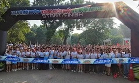 Gần 2.000 người chạy lan tỏa thông điệp vì môi trường không khói thuốc