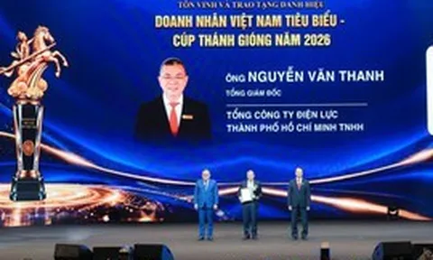 Tổng Giám đốc EVNHCMC được vinh danh "Doanh nhân Việt Nam tiêu biểu - Cúp Thánh Gióng"