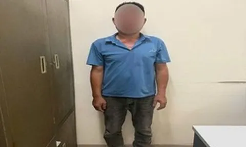 Công an làm việc với người đàn ông chặn đầu ô tô, tát tài xế ở Hà Nội