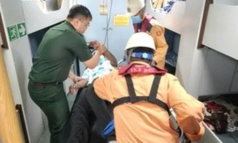 Cứu nạn thành công thuyền viên nguy kịch trên tàu hàng ở vùng biển Việt Nam