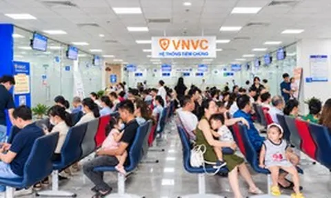 Giữa cao điểm tay chân miệng, VNVC tiêm hơn 100.000 liều vắc xin tay chân miệng cho trẻ em Việt Nam
