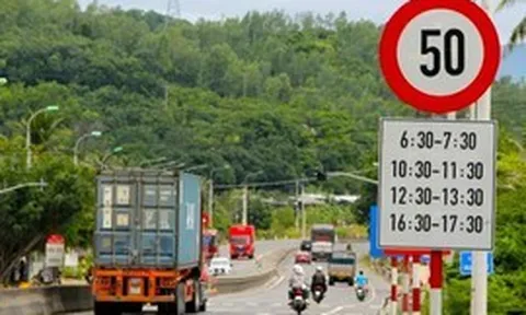 Đã khắc phục hàng nghìn vị trí biển báo, đèn tín hiệu giao thông bất cập trên toàn quốc