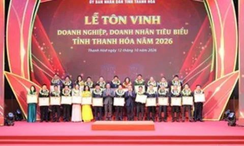 Chủ tịch tỉnh Thanh Hóa tôn vinh, tặng bằng khen cho 100 doanh nghiệp, doanh nhân