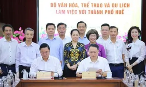 Huế tiên phong ký kết kế hoạch phối hợp phát triển văn hóa, thể thao và du lịch