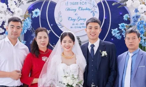 Đám cưới đặc biệt: Chú rể rước dâu chỉ mất 30 giây, khách đi ăn cưới nhầm rạp