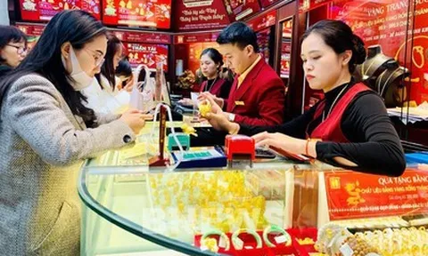 Giá vàng chiều nay (15/10): Nhà đầu tư vàng tranh thủ mua vào