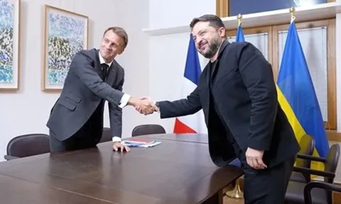 Ông Macron: Ukraine nên nhận được “mọi phương tiện cần thiết để tự bảo vệ mình”