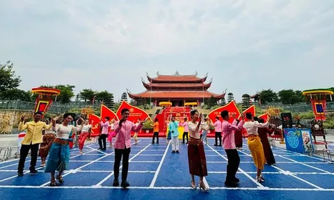 Làng Văn hóa - Du lịch các dân tộc Việt Nam là khu du lịch cấp Thành phố Hà Nội