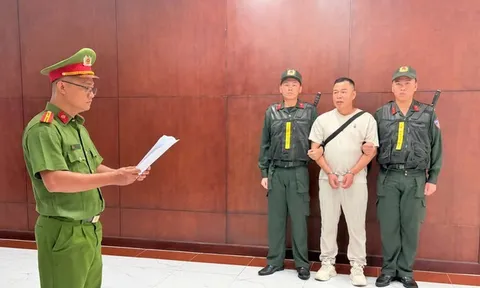 Chồng cũ Hằng Du Mục bị bắt giam vì liên quan đến sản phẩm táo đỏ