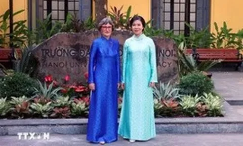 Phu nhân Tổng Bí thư, Chủ tịch nước Tô Lâm và Phu nhân Tổng thống Thụy Sĩ thăm Trường Đại học Dược Hà Nội