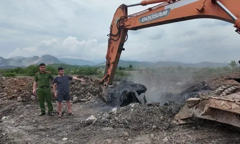 Khởi tố 2 đối tượng liên quan vụ chôn lấp trái phép 300 tấn chất thải công nghiệp