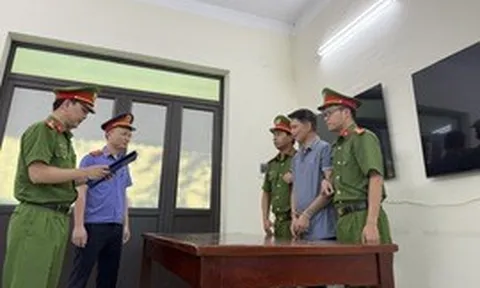 Phú Thọ: Khởi tố, bắt tạm giam đối tượng có hành vi ngược đãi, hành hạ hai con ruột
