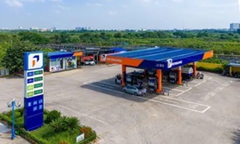 14 thương nhân đầu mối xăng dầu giảm 300-350 đồng/lít so với giá điều hành