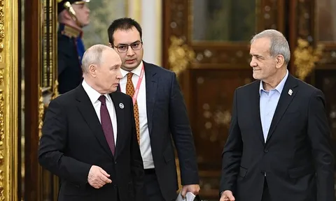Tổng thống Nga Putin gặp Tổng thống Iran Pezeshkian, khẳng định một điều