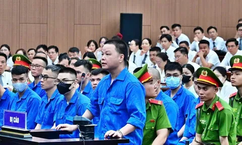 Bất ngờ lời khai từ vợ cũ của Mr Hunter tại toà